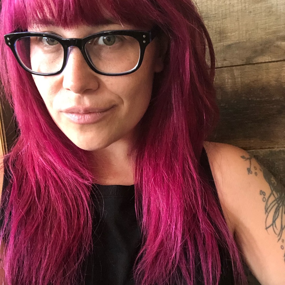 Meet your Posher, Caitlin